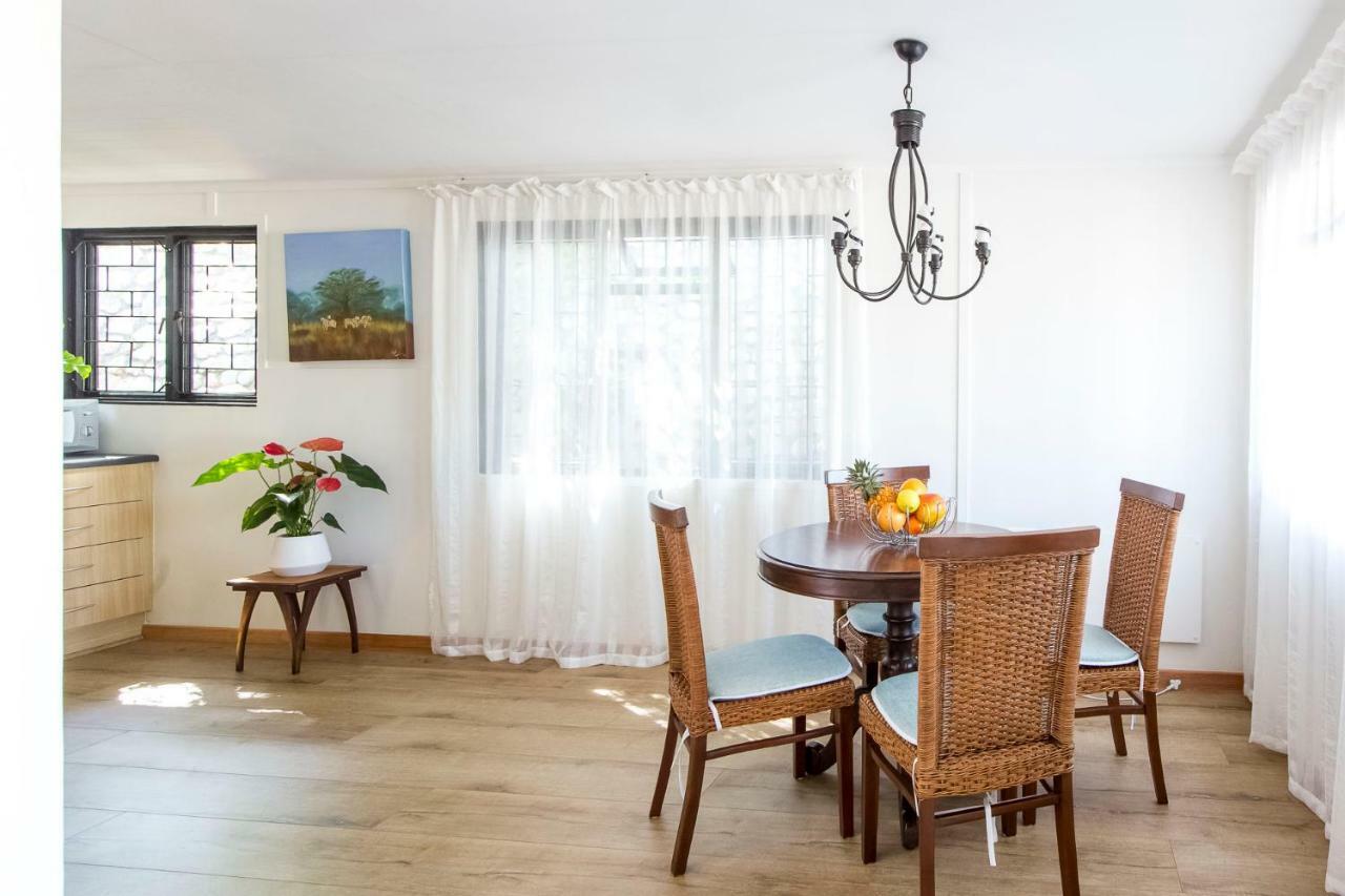 Garden Cottage In Ambiente Guest House Книсна Екстериор снимка